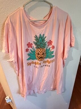 Pink Pineapple Graphic Tee - Tiki Lounge Design